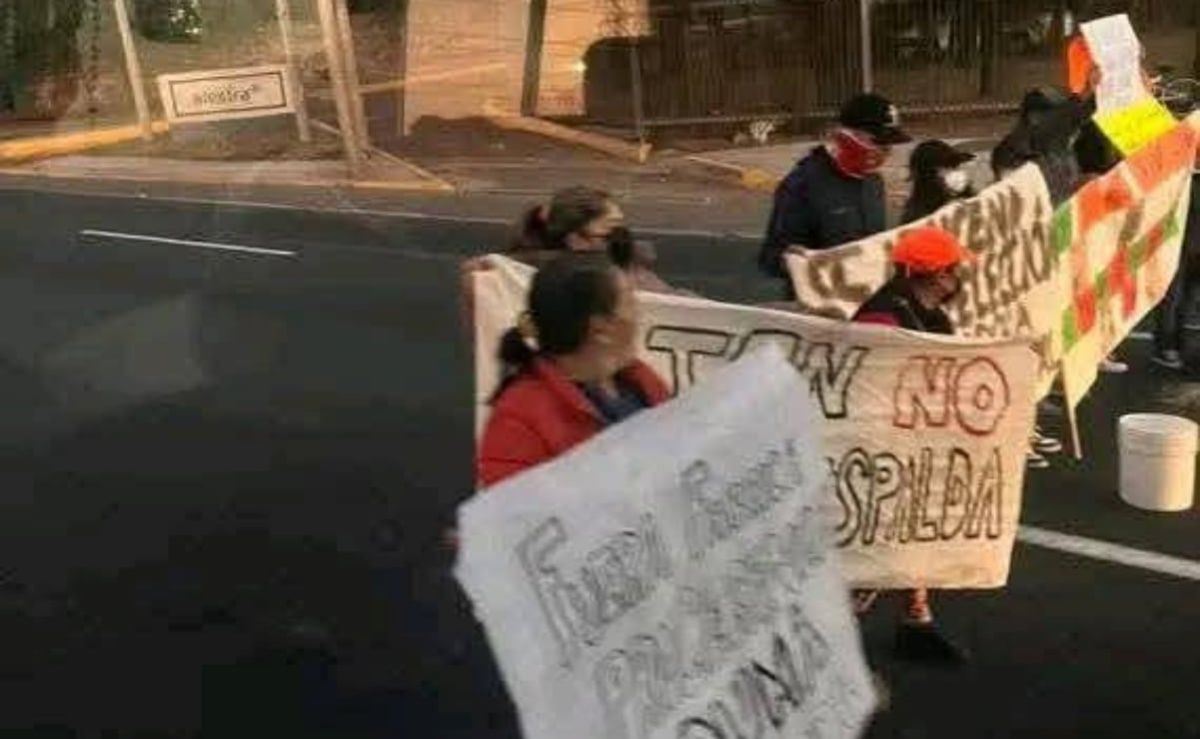bloqueo-en-la-mexico-pachuca-por-denuncia-de-contaminacion-y-falta-de-agua-en-rustica-xalostoc
