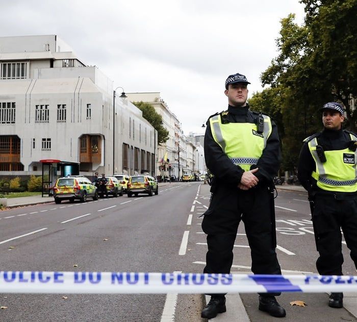 Detienen a un hombre tras apuñalar a dos personas en Golders Green, Londres