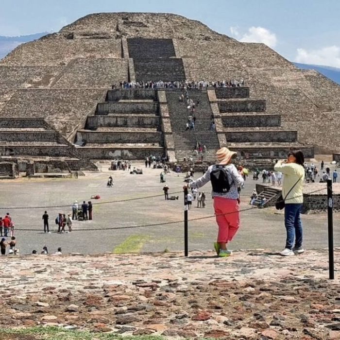 Instalan arcos detectores de metales en los accesos de Teotihuacán tras el tiroteo del 20 de abril
