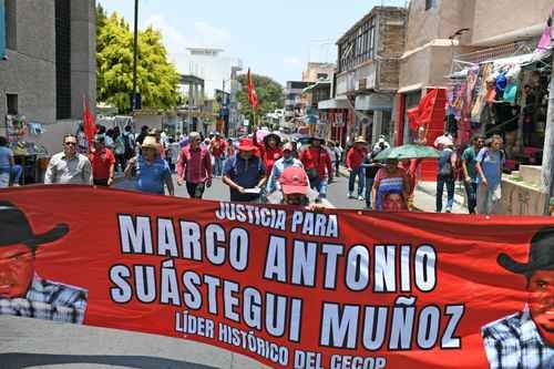 Marchan en Chilpancingo a un año del asesinato de Marco Antonio Suástegui; exigen justicia