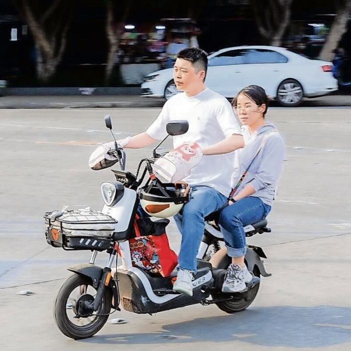 CDMX exigirá placas, licencia y casco para scooters y bicicletas eléctricas; sanciones y puntos a conductores