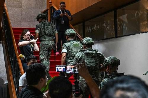 Disparos en el Senado de Filipinas durante intento de detener al senador Ronald “Bato” dela Rosa