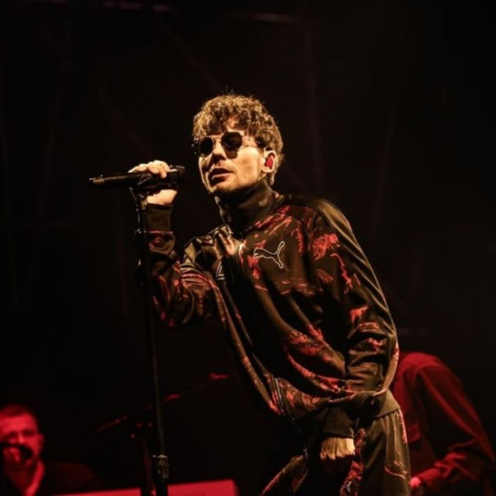 Louis Tomlinson emociona y enfrenta fallas técnicas en Tecate Emblema 2026