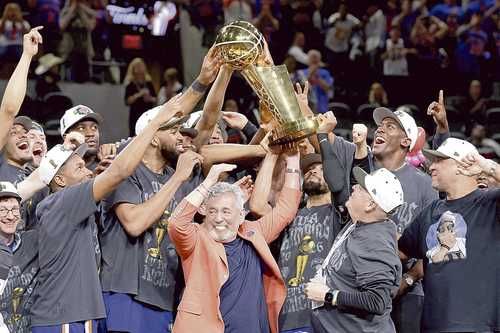 los-knicks-ponen-fin-a-una-sequia-de-53-anos-y-se-coronan-campeones-de-la-nba