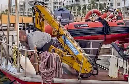 Arriba a La Habana el velero Astral con ayuda europea; capitán Marcos informa que la lancha «Lacandona» acompañó la misión