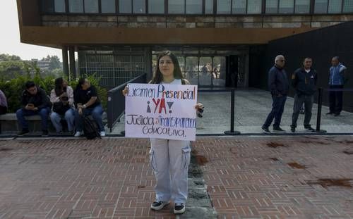 Aspirantes seleccionados cuestionan examen de control de la UNAM y piden respetar resultados