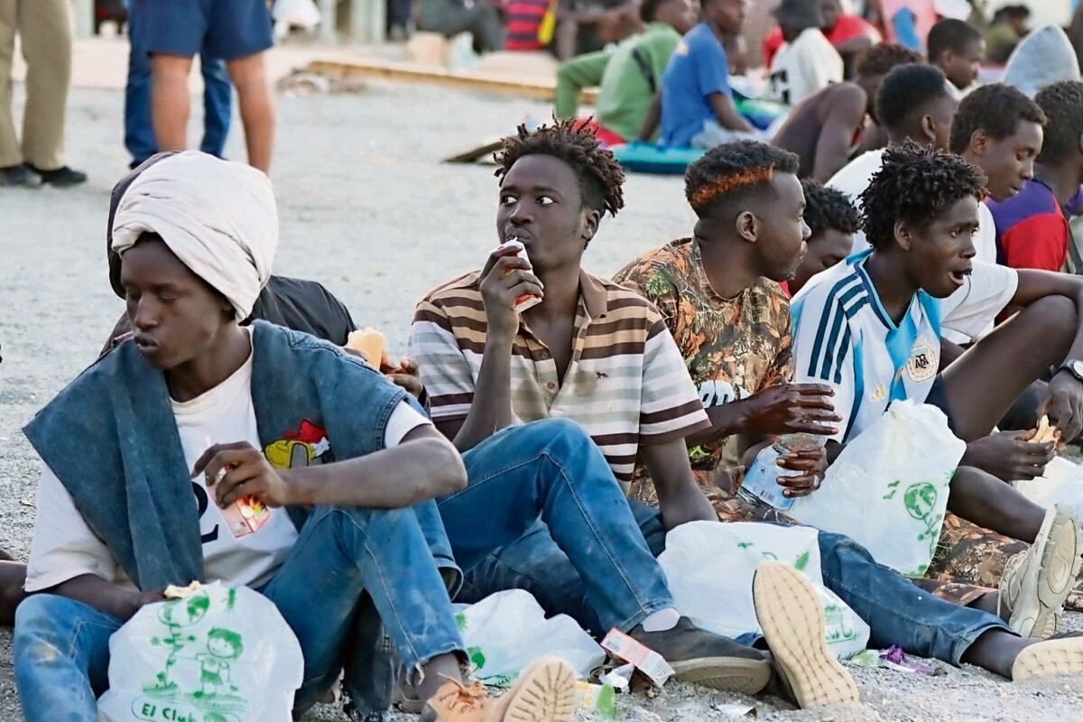 ceuta-alrededor-de-mil-menores-migrantes-permanecen-varados-tras-cruce-masivo