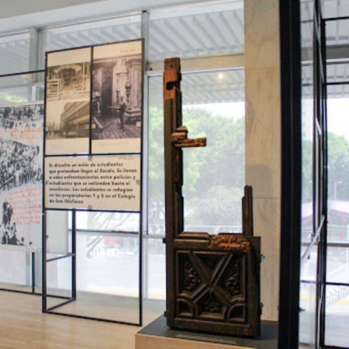 A 58 años del bazucazo, la puerta de San Ildefonso conserva la memoria del 68