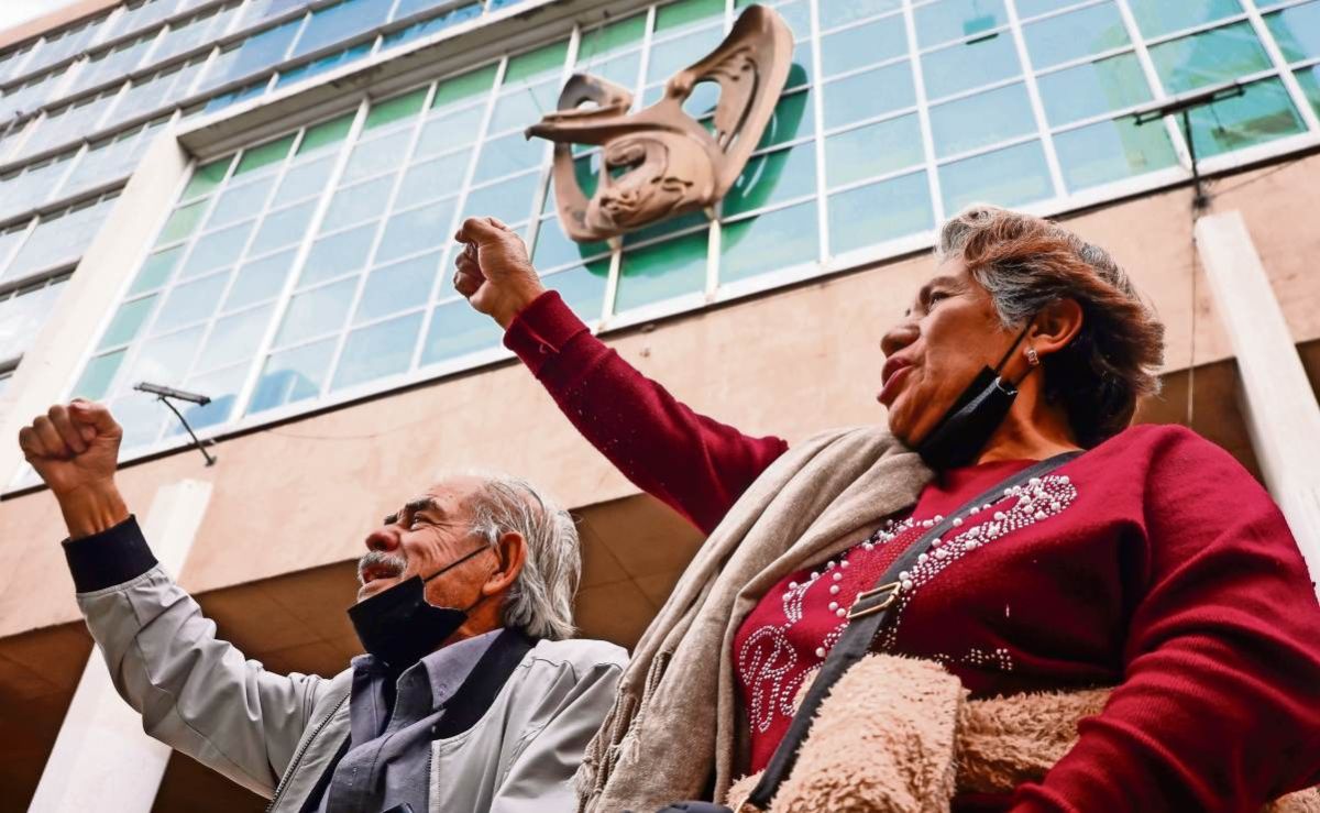agrupaciones-obreras-anuncian-acciones-legales-contra-el-imss-por-cambios-en-modalidad-40