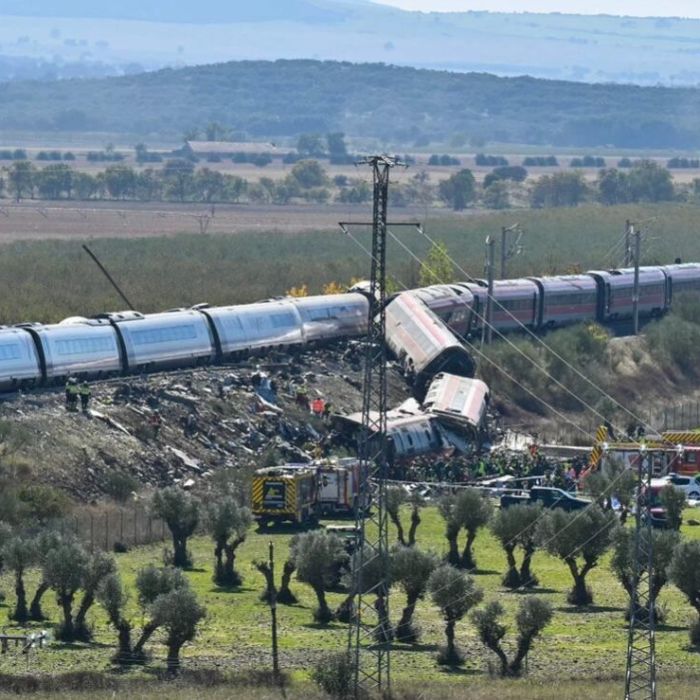 Al menos 64 muertos por choque de trenes de alta velocidad en Toledo, España