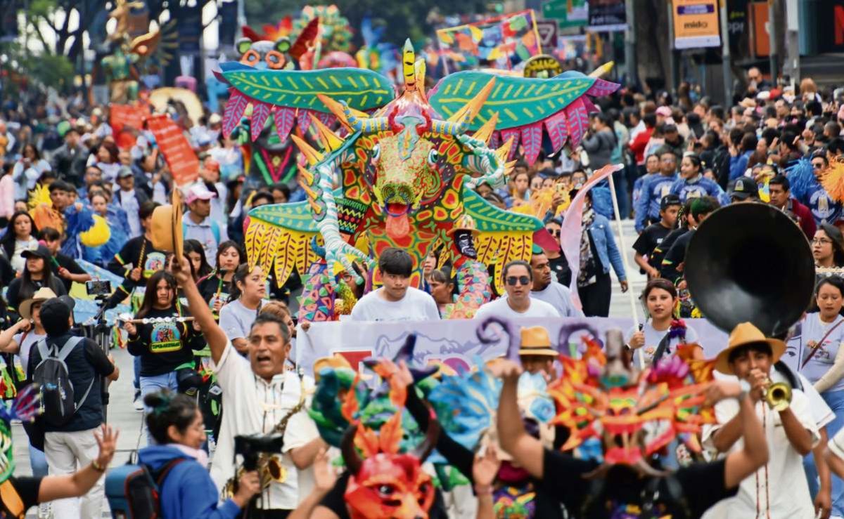 alebrijes-monumentales-llenan-de-color-paseo-de-la-reforma