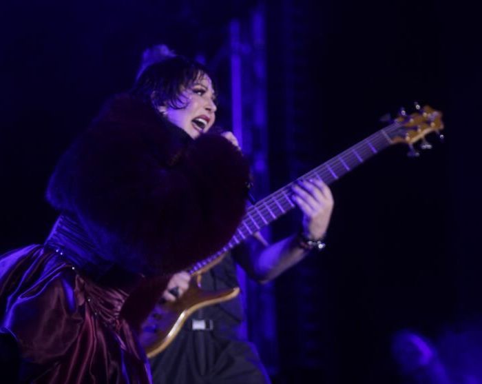 Alejandra Guzmán rompe en llanto en la Feria de Tlaxcala al recordar a Silvia Pinal