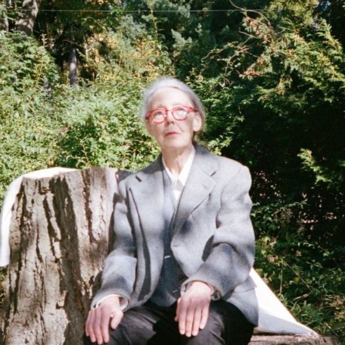 Anne Carson explora el deseo y la intimidad en “La antropología del agua”