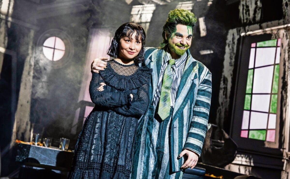 beetlejuice-el-musical-convierte-la-soledad-y-el-duelo-en-una-historia-de-conexion