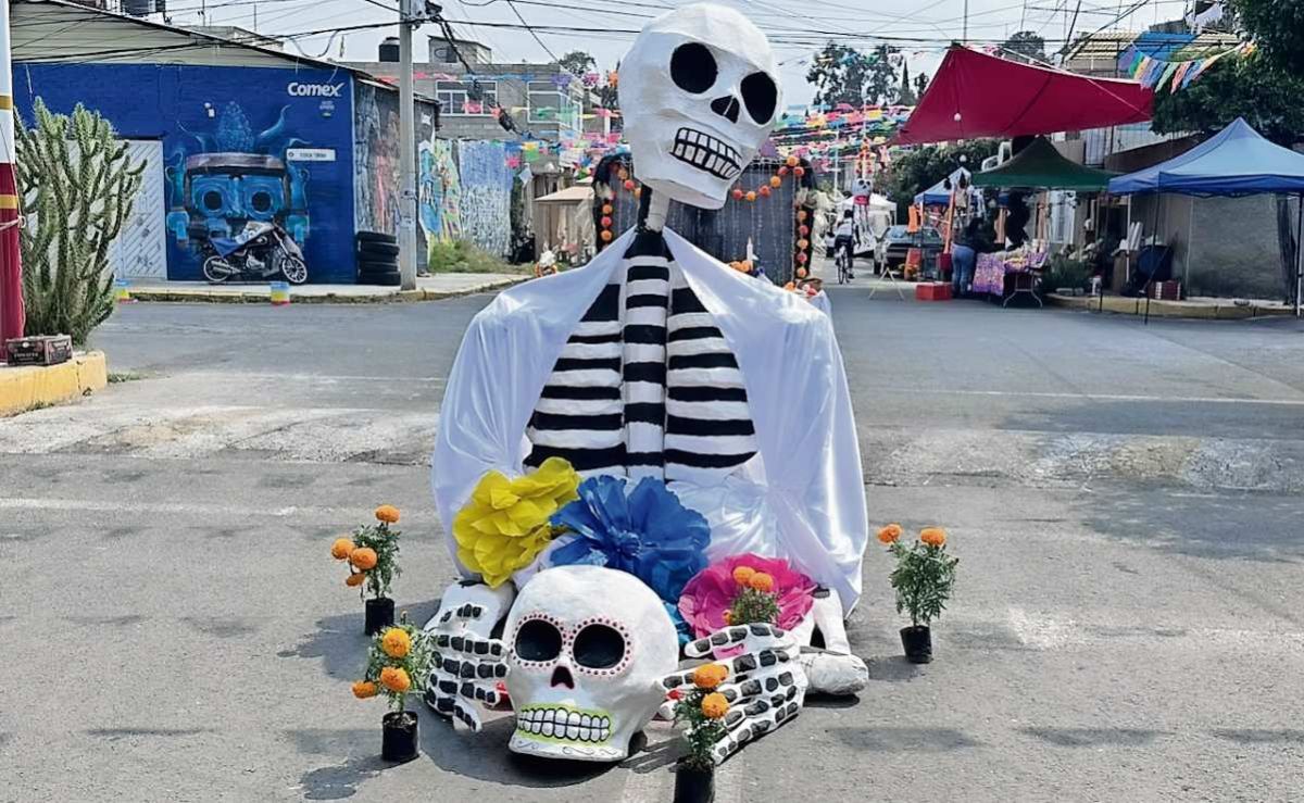 calaveras-gigantes-de-tlahuac-celebran-15-anos-con-una-exposicion-gratuita