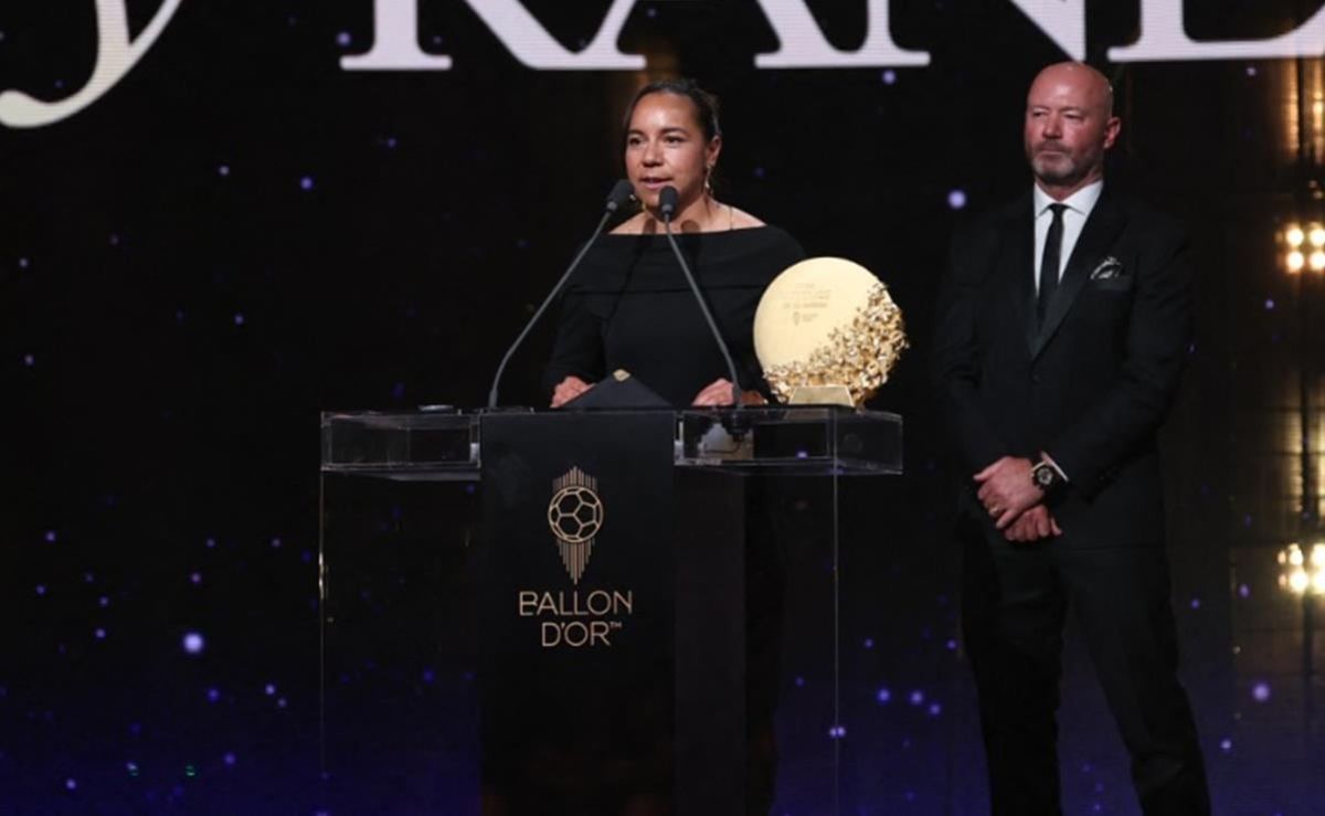 charlyn-corral-gana-el-premio-a-la-mejor-delantera-del-ano-en-el-balon-de-oro
