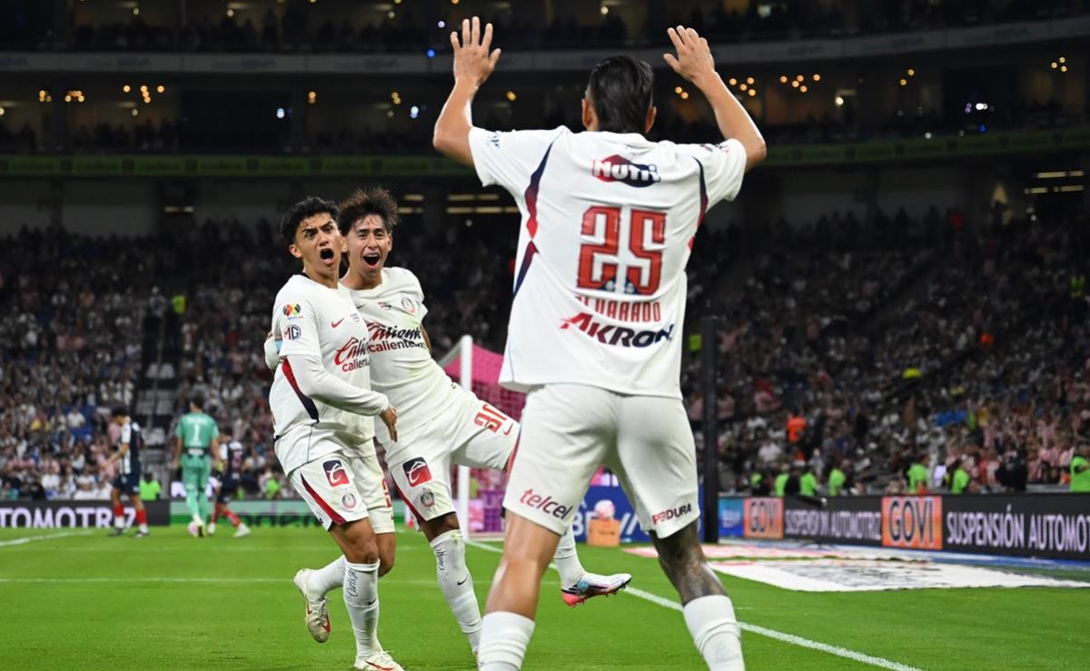 chivas-vence-0-1-a-rayados-con-gol-de-alvarado-y-penalti-atajado-por-rangel