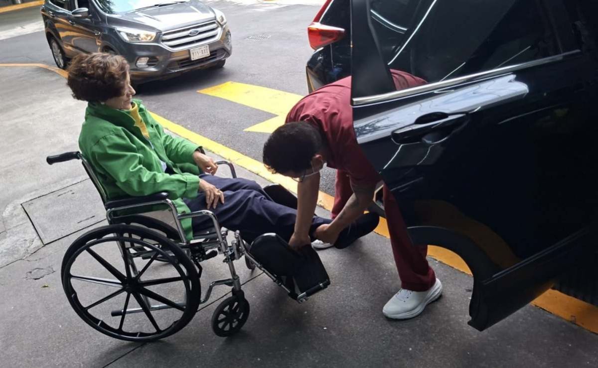 denise-dresser-acusa-a-sheinbaum-de-tergiversar-su-denuncia-por-desabasto-de-medicamentos