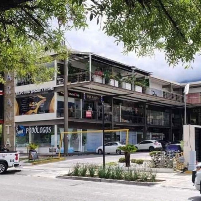 Detienen a dos guardias por presunto robo de 580 mil pesos en joyería de San Pedro