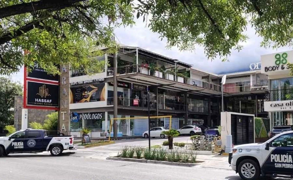 detienen-a-dos-guardias-por-presunto-robo-de-580-mil-pesos-en-joyeria-de-san-pedro
