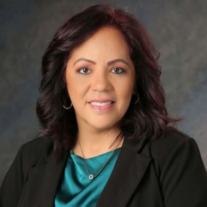 Detienen a la alcaldesa de Kissimmee por cargos de fraude y hurto mayor