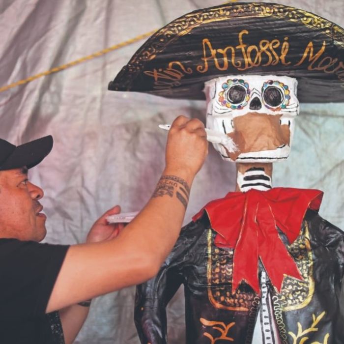 El papel maché, una tradición viva del Día de Muertos en la Merced Balbuena