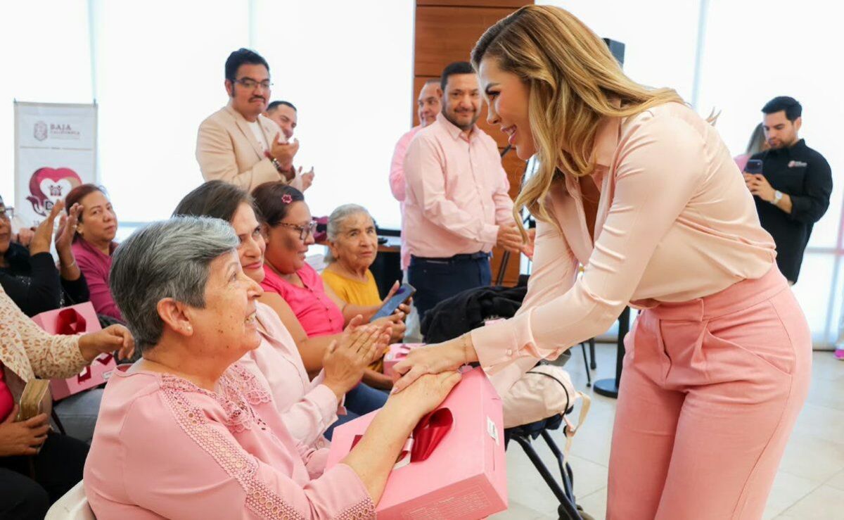 entregan-protesis-mamarias-gratuitas-a-sobrevivientes-de-cancer-en-baja-california