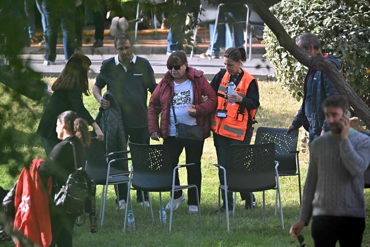 espana-identifica-a-victimas-del-choque-de-trenes-en-urda-mientras-crece-la-angustia-por-desaparecidos