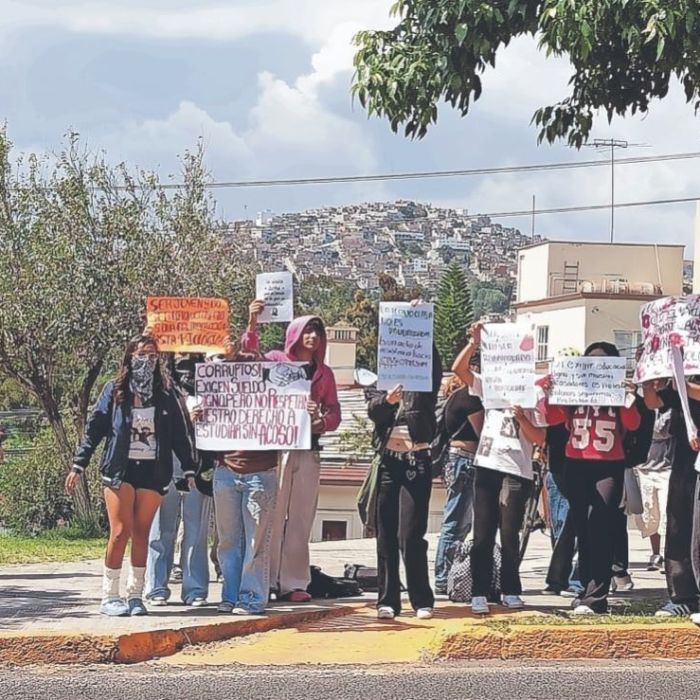 Estudiantes del Bachilleres 5 exigen mejoras y atención a denuncias en Tlalnepantla