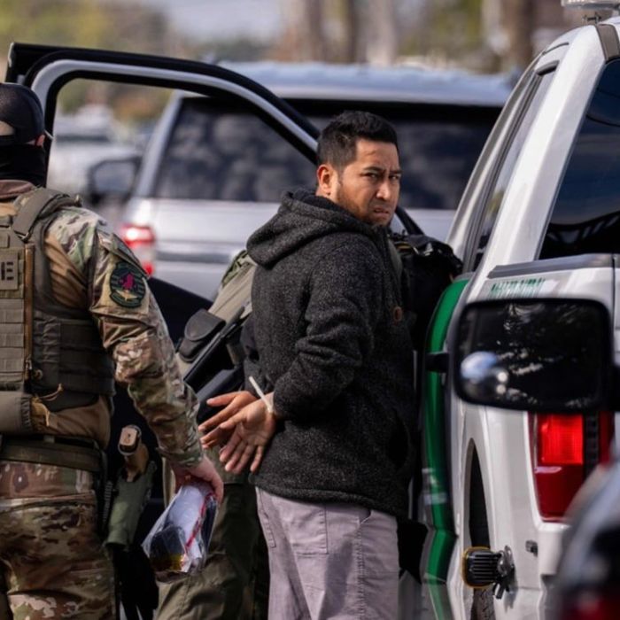 Fiscales generales de EU impugnan arrestos de inmigrantes sin orden judicial