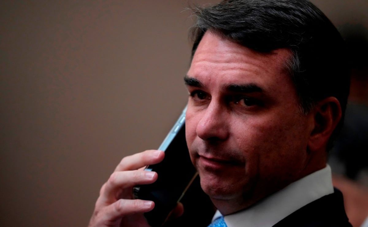 flavio-bolsonaro-llega-a-miami-tras-salir-de-brasil-luego-de-su-derrota-electoral
