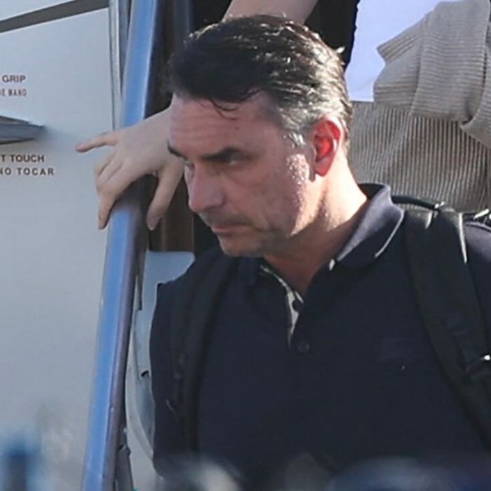 Flávio Bolsonaro se declara “verdadero presidente electo” de Brasil tras llegar a Miami