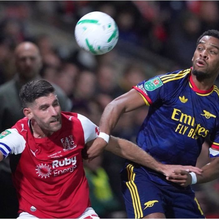 Fleetwood Town elimina al Arsenal en penales y firma una histórica sorpresa en la Copa de la Liga