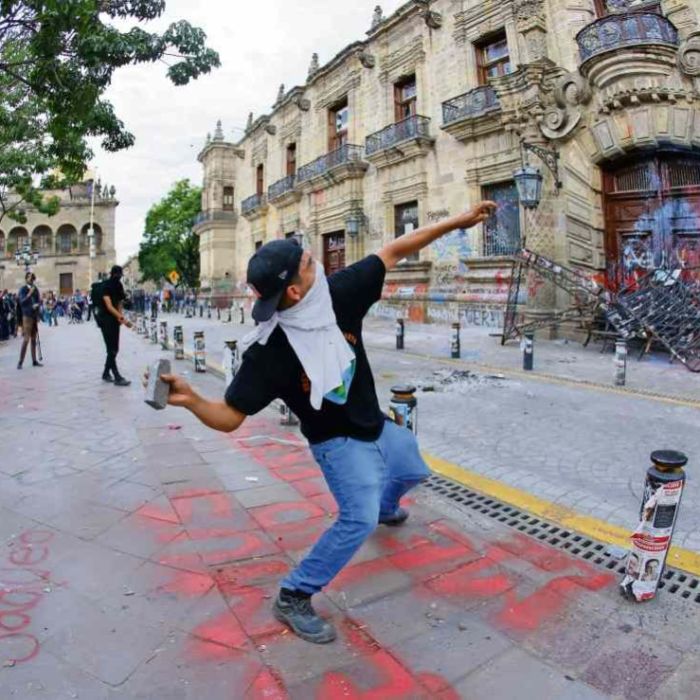 Gobierno de Jalisco justifica ausencia de policías durante marcha por agua limpia
