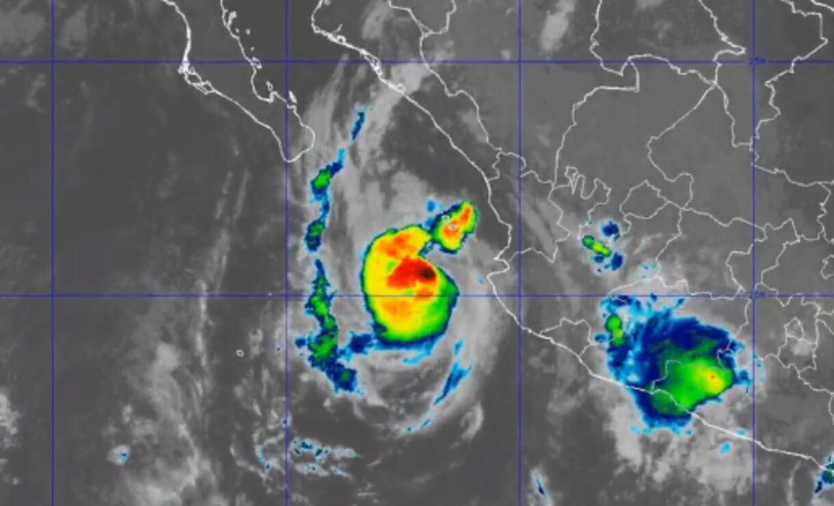 huracan-simon-se-mantiene-como-categoria-1-y-afecta-costas-de-nayarit-jalisco-y-sinaloa