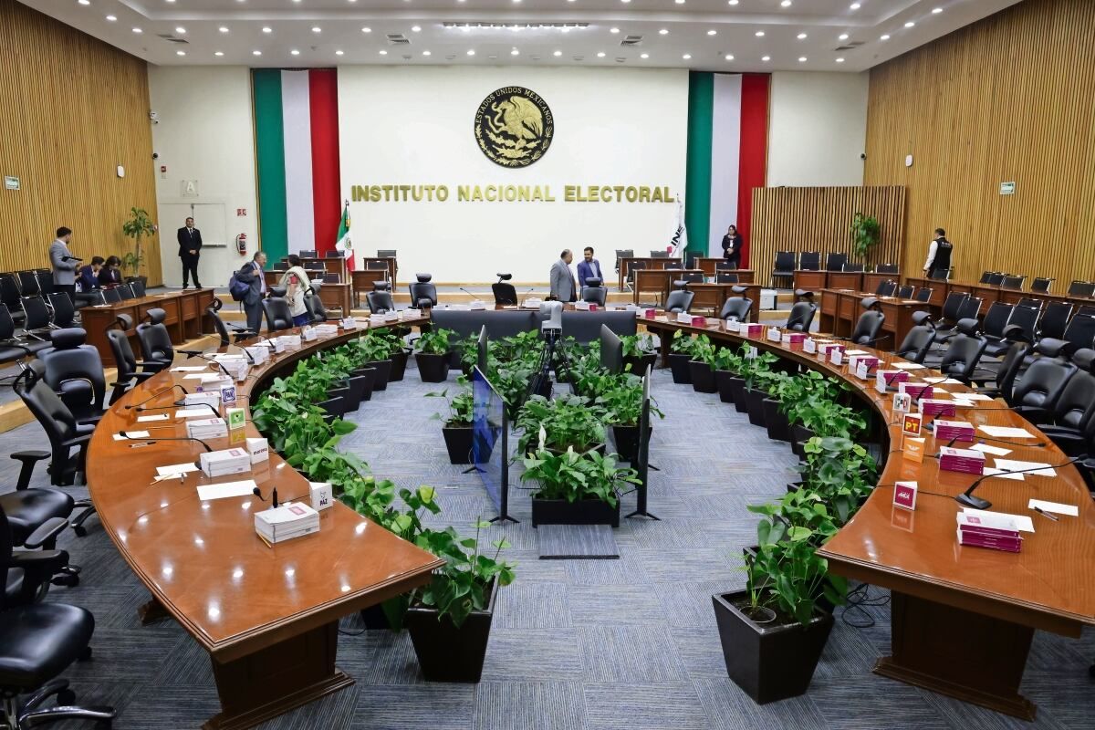ine-conmemora-36-anos-y-refrenda-su-compromiso-con-la-democracia