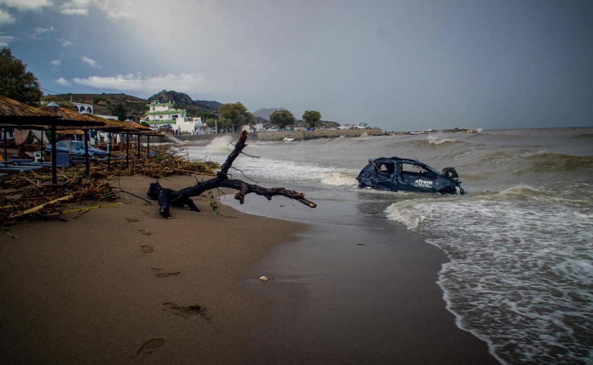 inundaciones-en-grecia-dejan-un-muerto-y-obligan-a-evacuar-a-mas-de-6-mil-personas