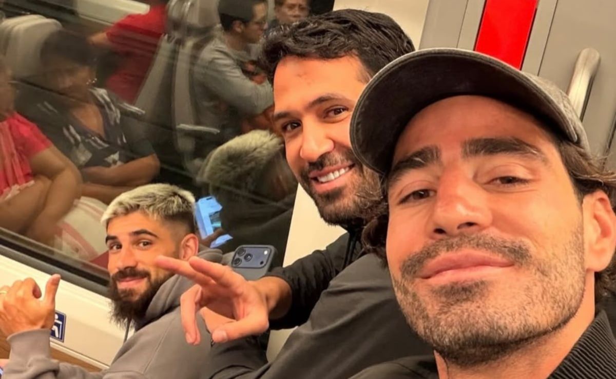 jugadores-del-toluca-recurren-al-tren-interurbano-tras-bloqueos-en-la-mexico-toluca