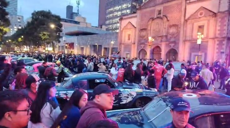 la-carrera-panamericana-llega-a-cdmx-y-reune-a-miles-frente-a-bellas-artes