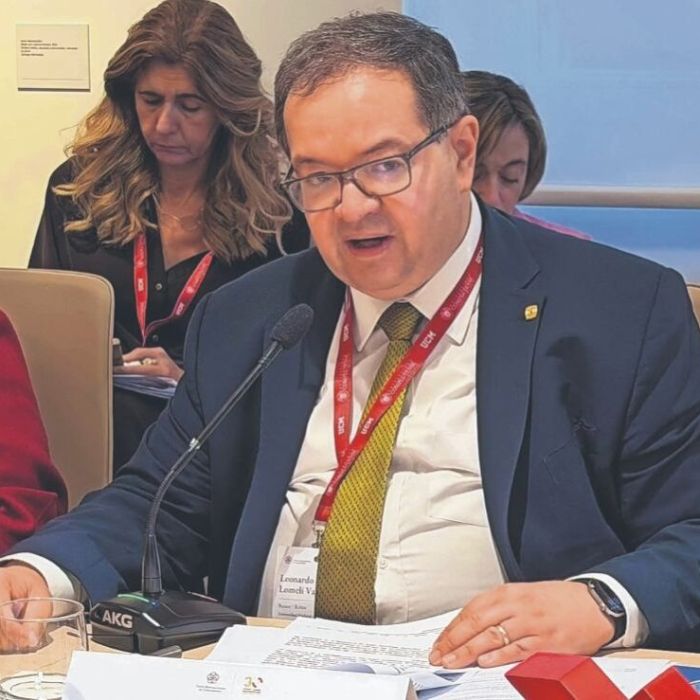Lomelí alerta que los recortes ponen en riesgo la investigación universitaria