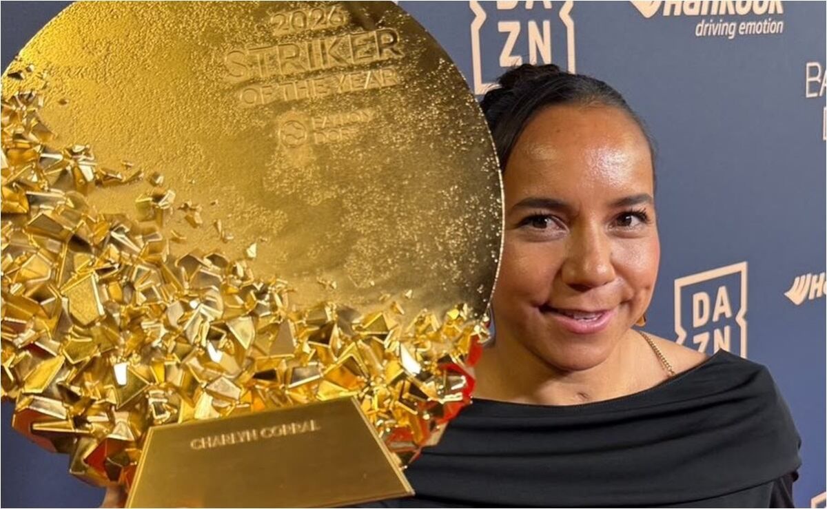 luis-diaz-le-pidio-una-fotografia-a-charlyn-corral-en-la-gala-del-balon-de-oro