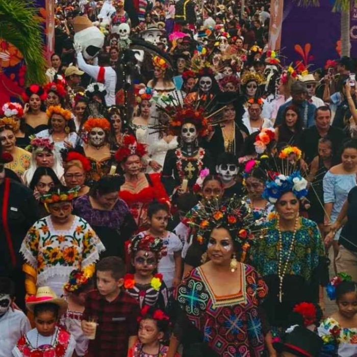 Mara Lezama inaugura el primer Janal Pixán en Calderitas