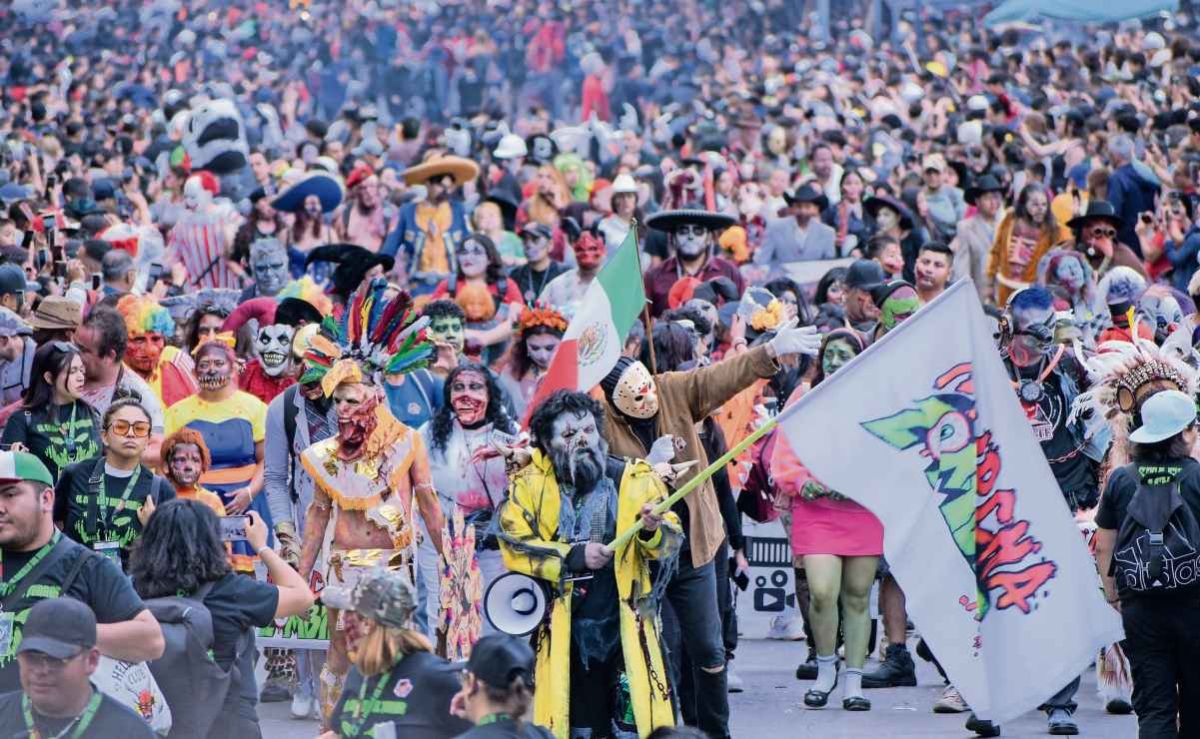 marcha-zombie-reune-a-miles-en-el-centro-de-la-ciudad-de-mexico