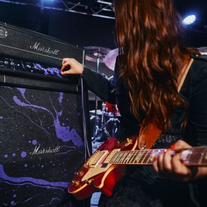 Marshall lleva la estética de Jimi Hendrix a nuevos audífonos y un altavoz