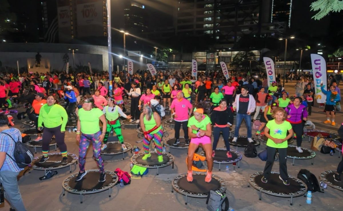 mas-de-400-personas-celebran-en-cdmx-el-cuarto-aniversario-de-la-clase-de-trampolin-mas-grande-del-mundo