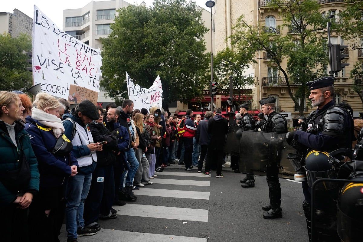 miles-de-personas-protestan-en-paris-pese-a-prohibicion-movilizaciones-llegan-a-madrid-y-viena