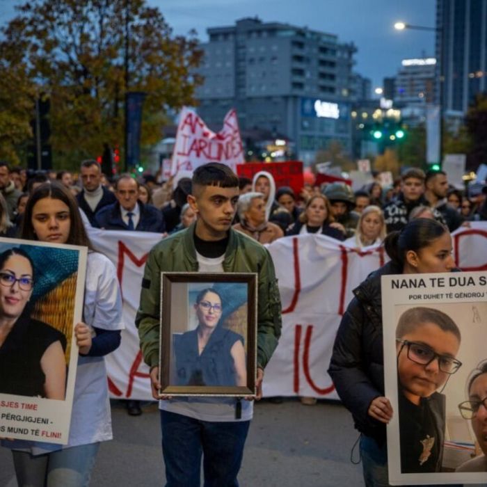 Miles protestan en Kosovo contra la violencia doméstica tras el asesinato de Arlinda Zekaj
