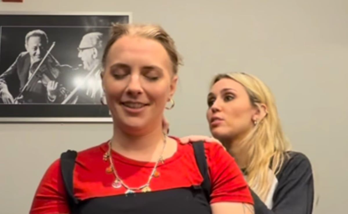 miley-cyrus-ayuda-a-una-fan-con-cancer-de-mama-en-etapa-3-a-afeitarse-la-cabeza