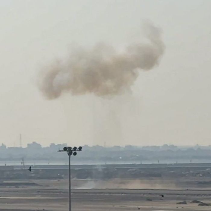 Misiles impactan el aeropuerto de Adén tras una orden de evacuación de los hutíes