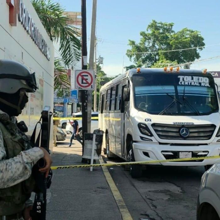 Motociclista ataca a balazos a chofer de transporte urbano en Culiacán